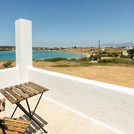Beachfrontparos Villa